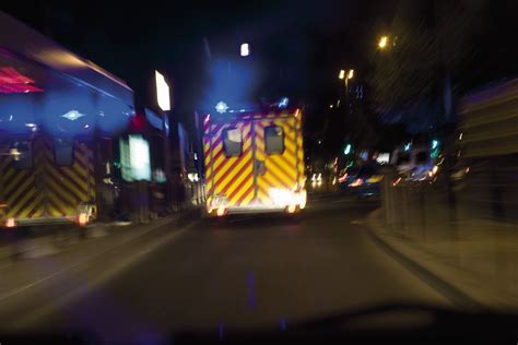 accident caen tram|Un mort et deux hommes en urgence absolue après。